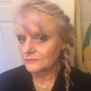 Meet your Posher, Carol